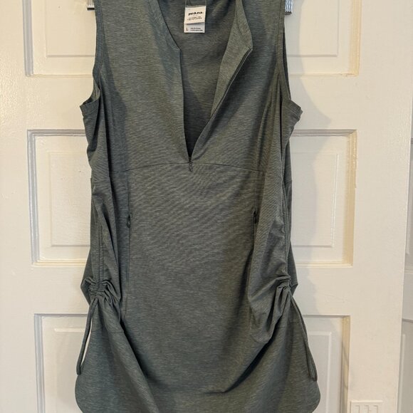 Green PrAna Space-Dyed, zip-front, cinched athletic / adventure dress - L - Picture 7 of 9